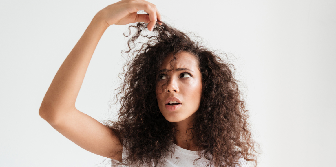 7 sinais de alterações na textura do cabelo que podem indicar uma deficiência