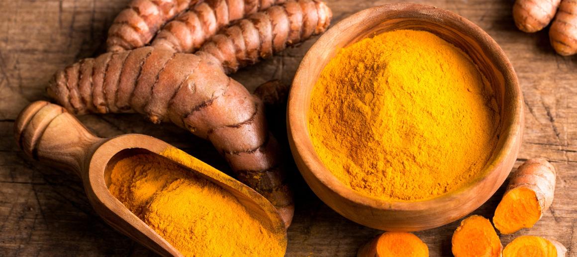 Os potenciais efeitos secundários do consumo excessivo de curcuma