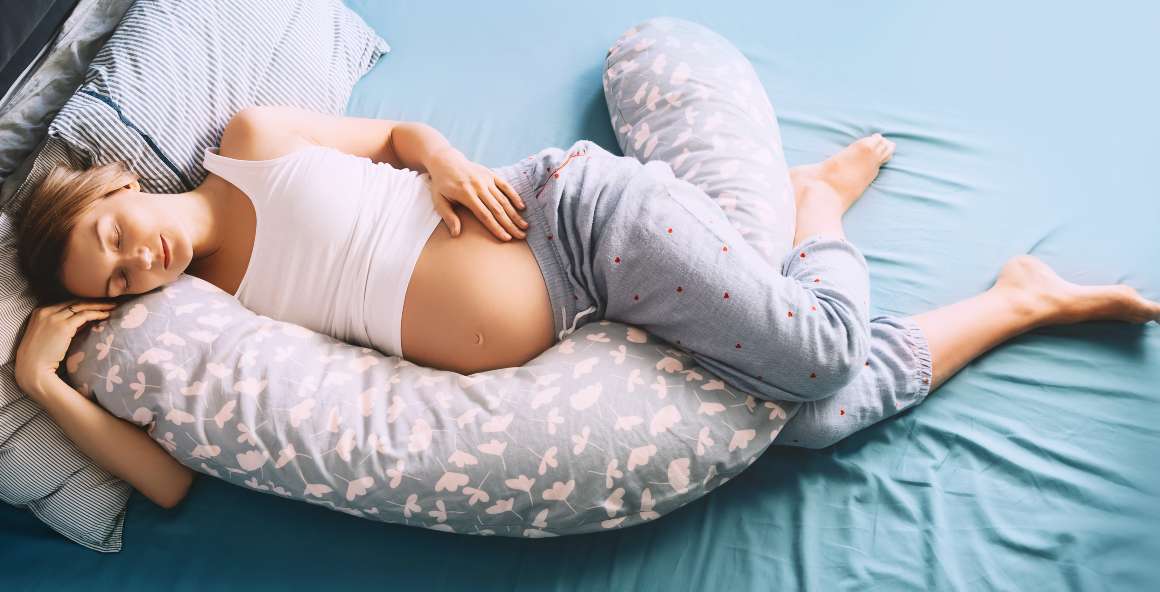 Posição ideal para dormir durante a gravidez - primeiros 3 meses