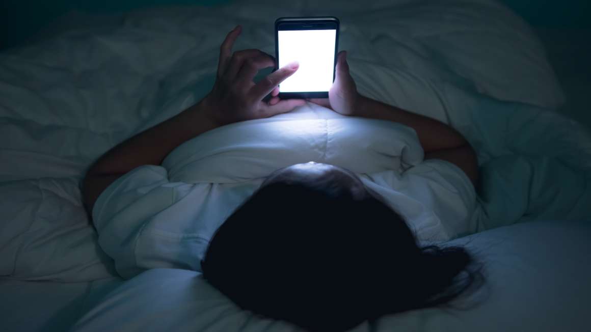 dormir-texting-causas-e-prevenção