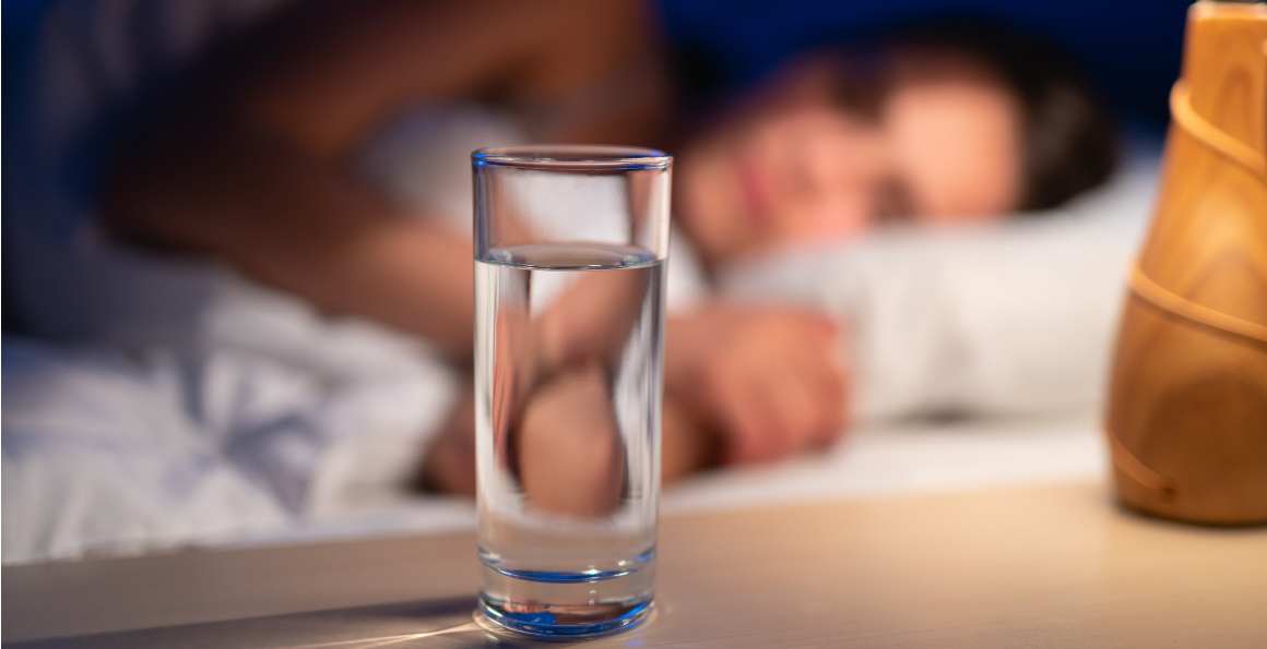 Beber água fria antes de dormir: a surpreendente ligação a um sono melhor