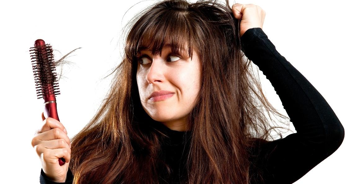 Con quale frequenza deve lavare i capelli? Consigli in base al suo tipo di capelli