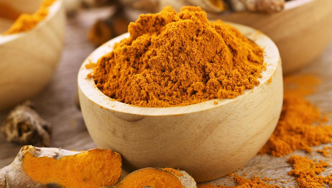 Porquê tomar curcuma com o estômago vazio?